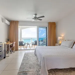 House - Bar - Ocean View Apartment Maho